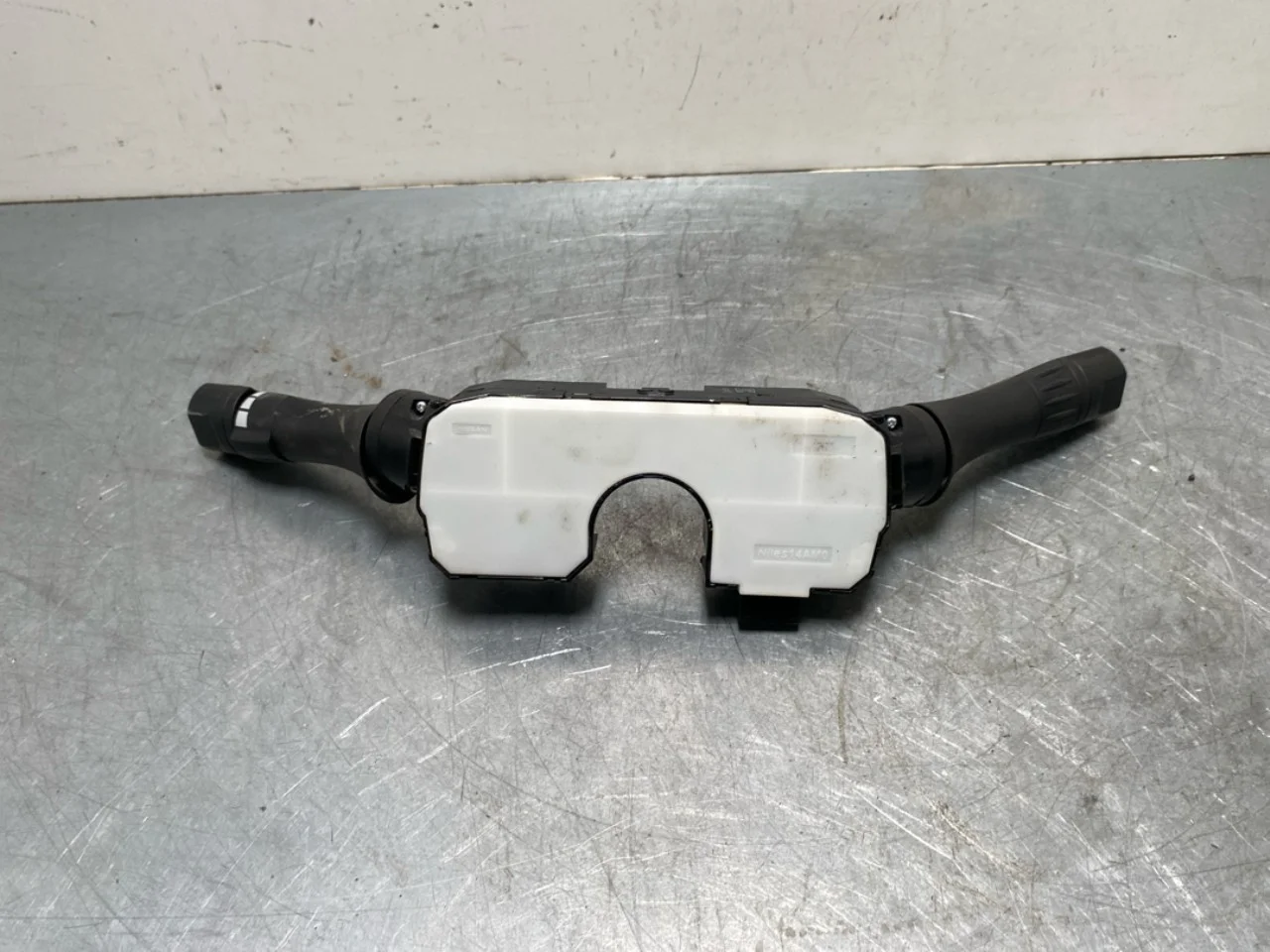 Nissan LEAF 2011-17 Steering column switches view 4
