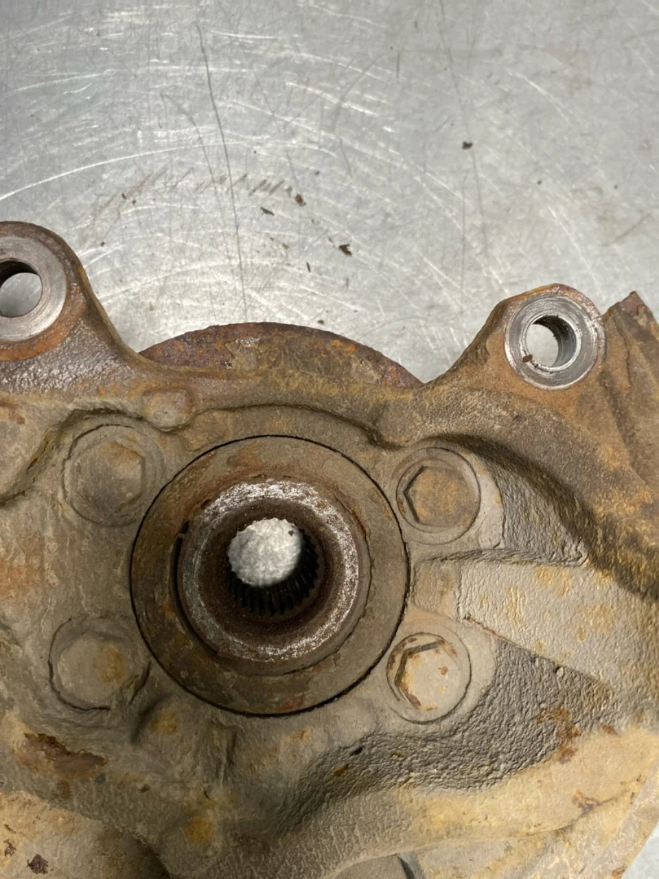 Nissan LEAF 2011-17 Front right steering knuckle view 4
