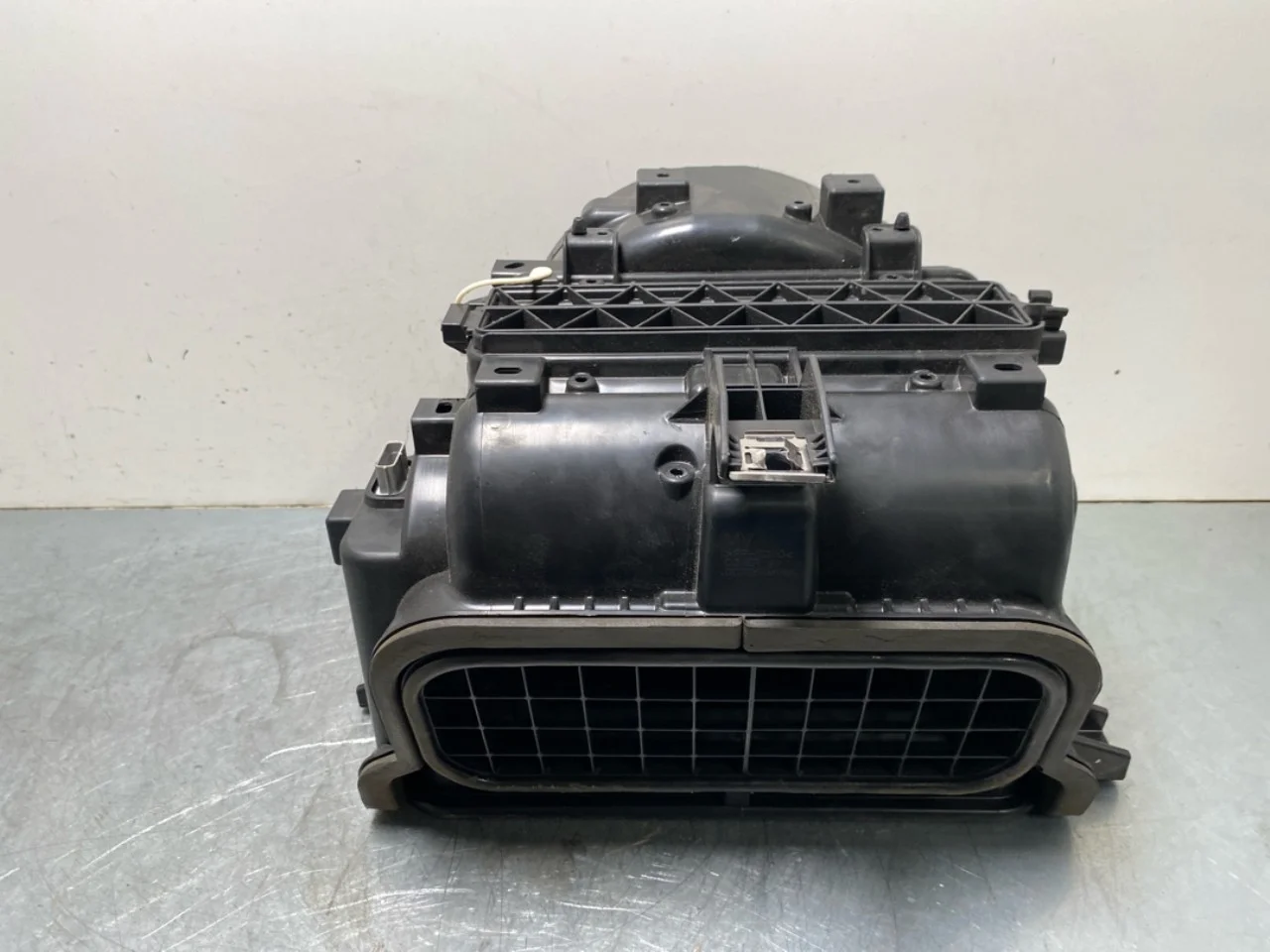 Air filter housing
