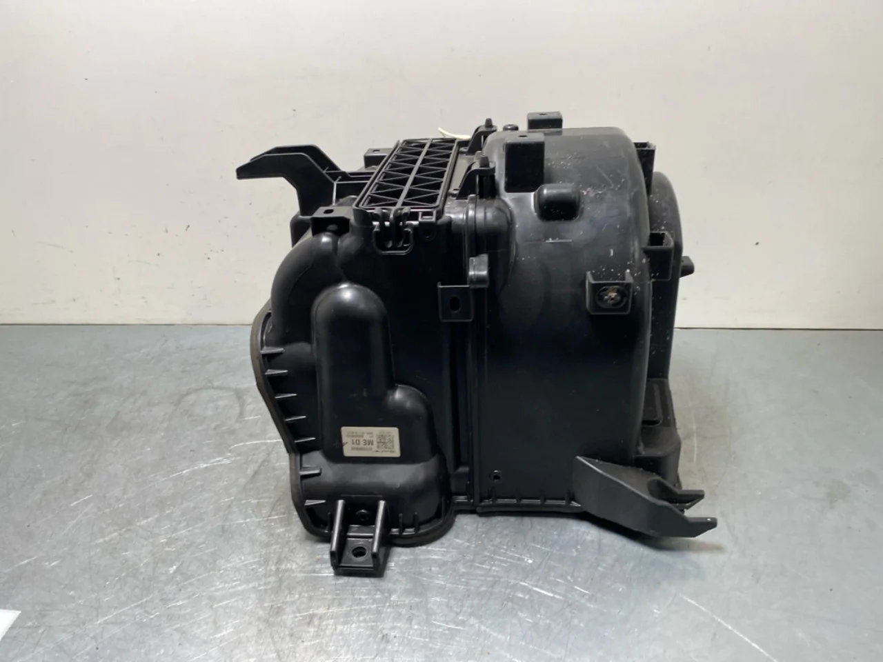 Air filter housing view 2