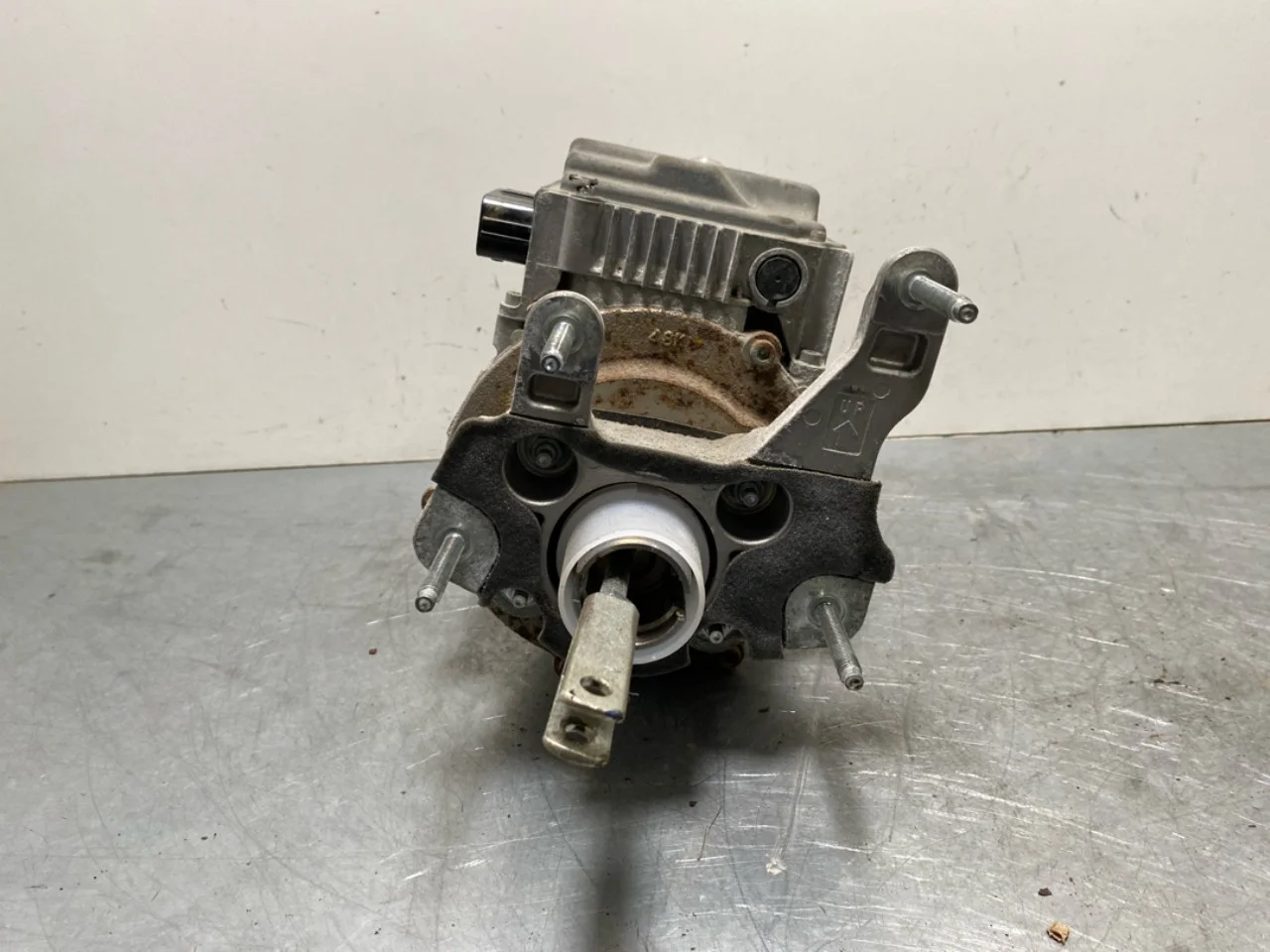 Nissan LEAF 2011-17 Brake booster view 4