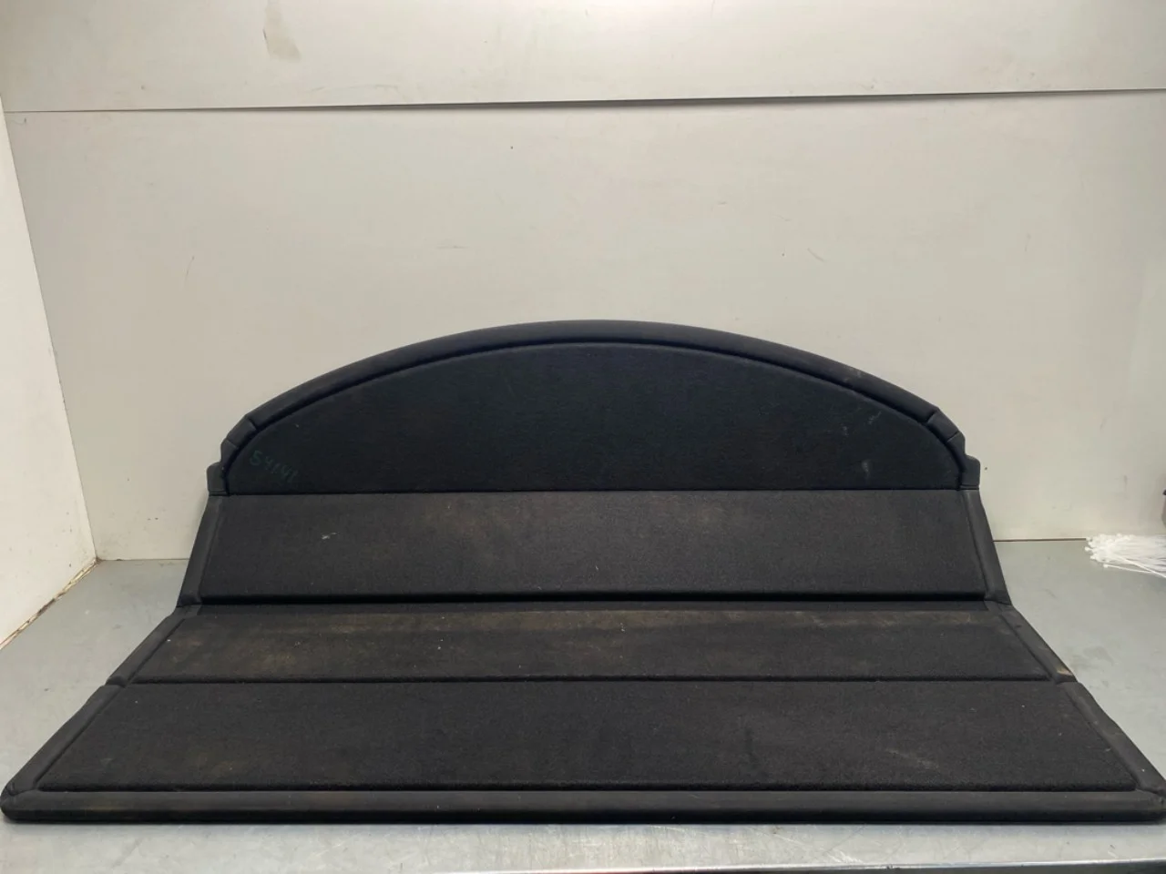 Tesla MODEL Y 2021- Parcel shelf view 3
