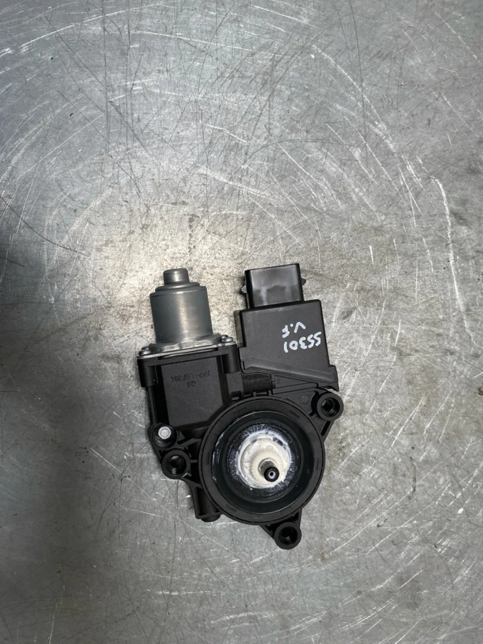 Ablakemelő motor