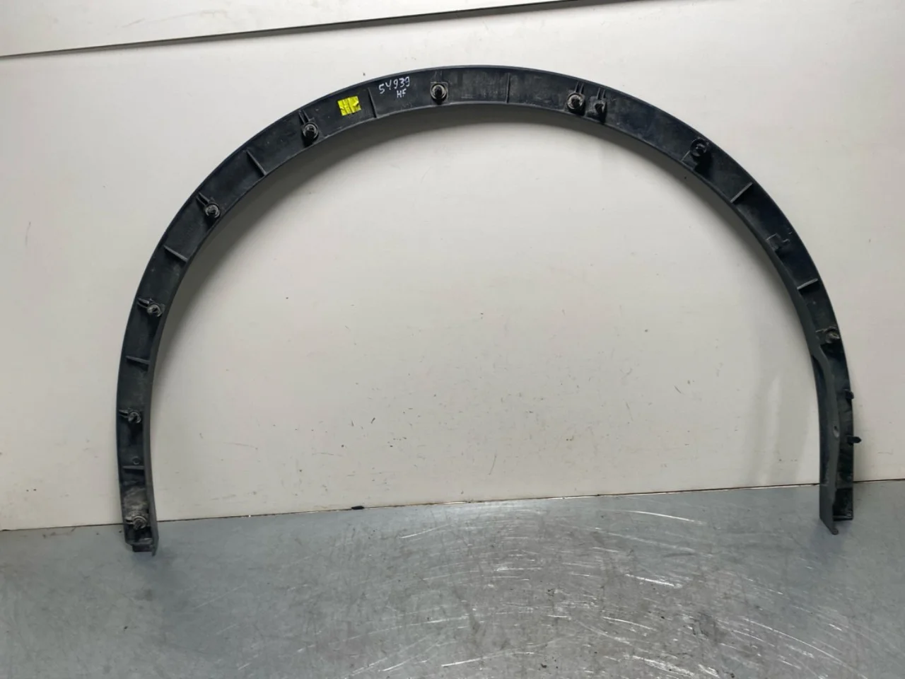 Tesla MODEL Y 2021- Wheel arch trim view 2