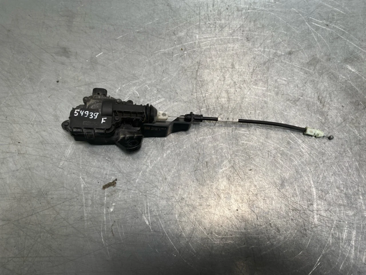 Tesla MODEL Y 2021- Hood latch