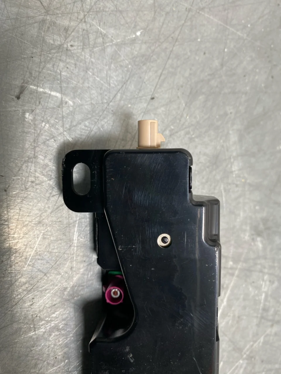 Tesla MODEL Y 2021- Antenna nézet 3