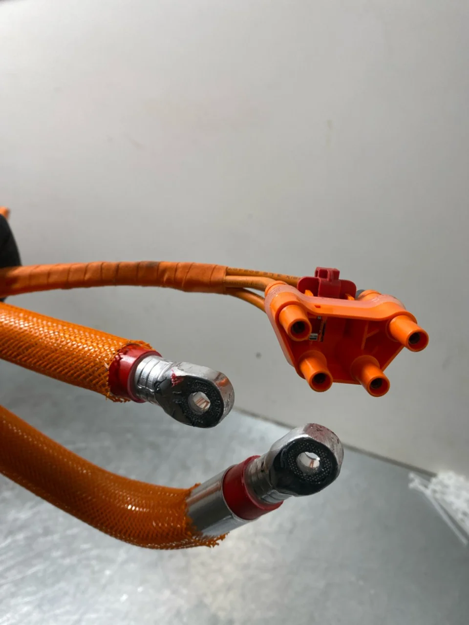 Tesla MODEL Y 2021- Wiring harness, high voltage view 2