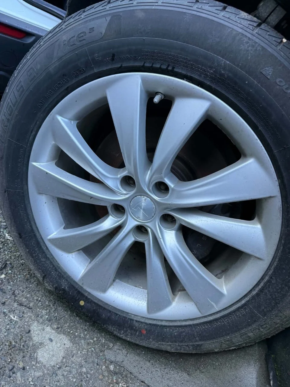 Tesla MODEL X 2016- Téli gumi felnivel