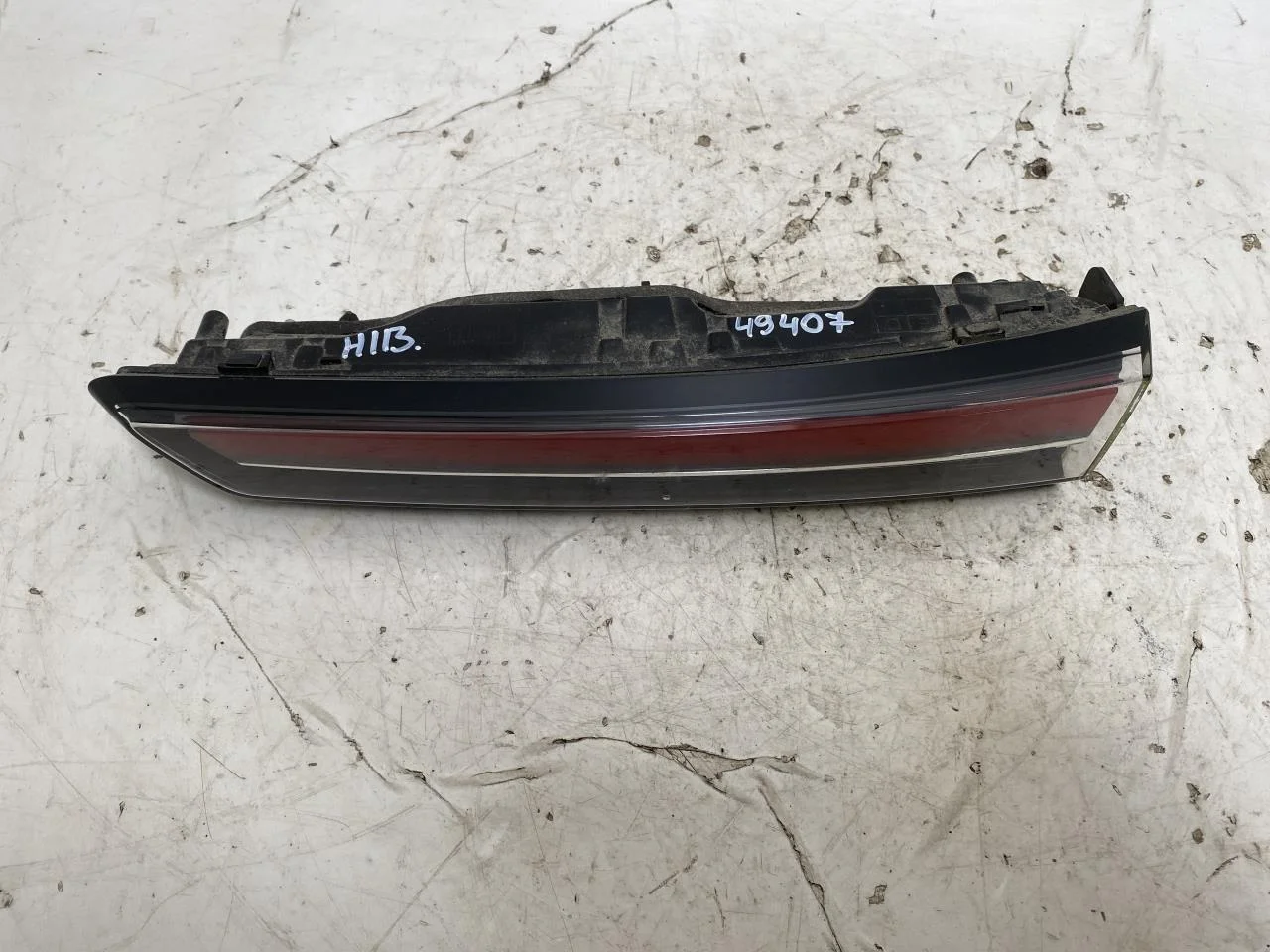 Opel / Vauxhall OPEL MOKKA 21 > Right tail light on tailgate, inner view 2