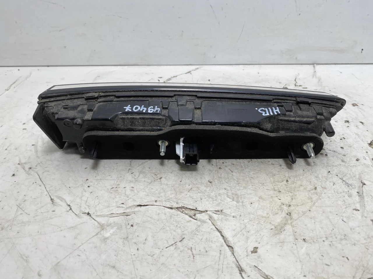 Opel / Vauxhall OPEL MOKKA 21 > Right tail light on tailgate, inner view 3