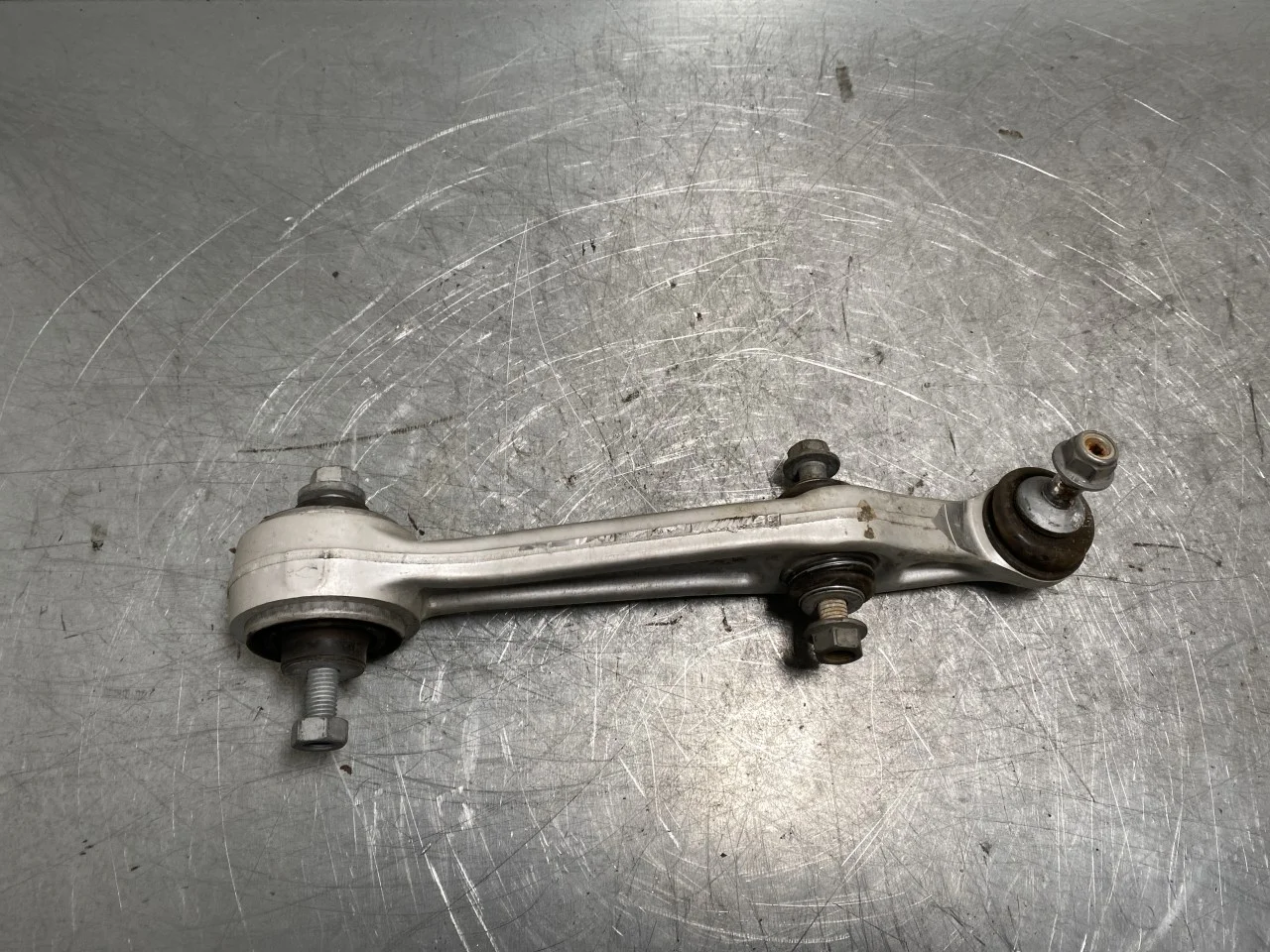Tesla MODEL X 2016- Front left control arm view 2