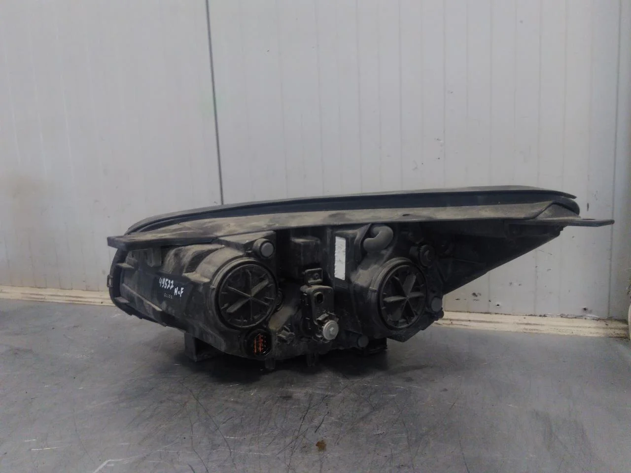 Kia SOUL 2009- Right headlight view 2