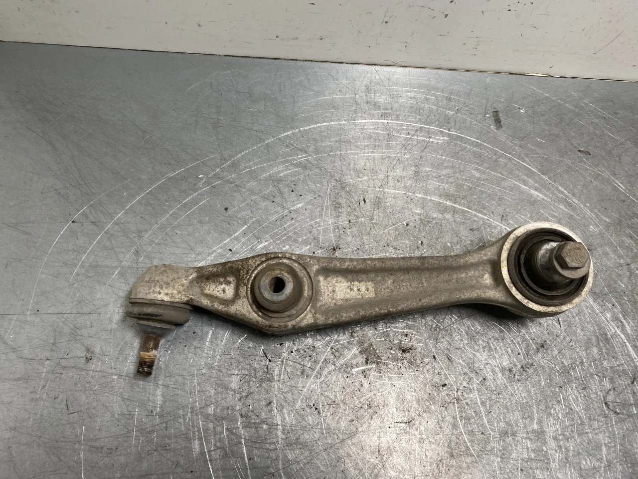 Tesla MODEL S 2013- Front left control arm view 2