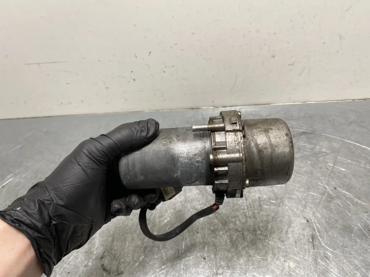 BMW X5 F15 2013-18 Pompă de vacuum vedere 3