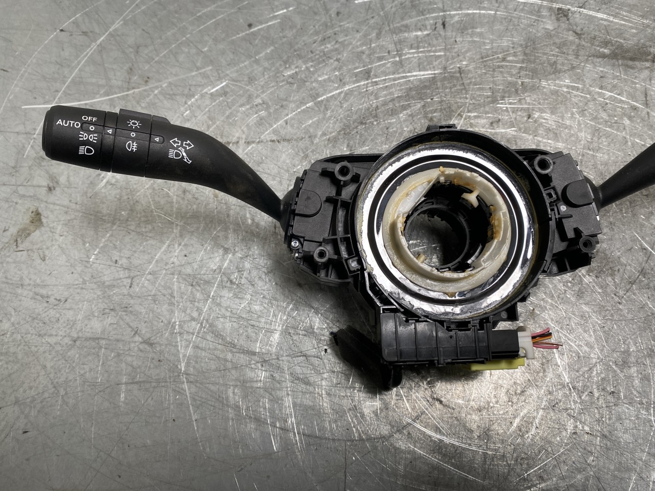Steering column switches view 3