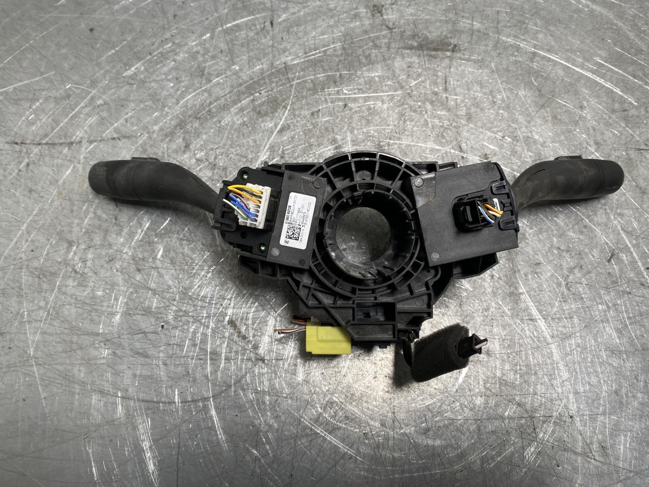 Steering column switches view 4