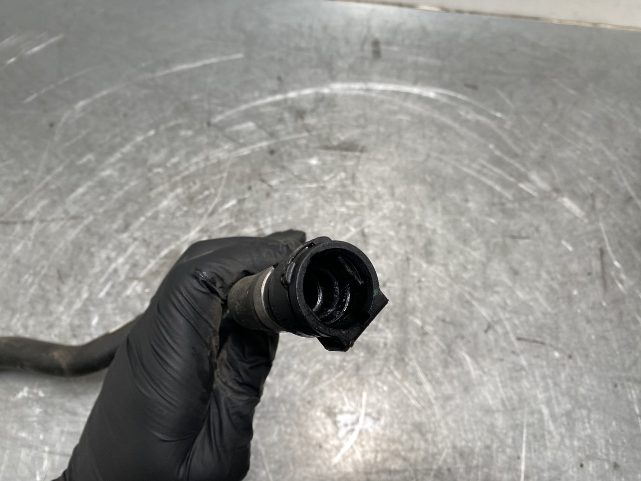 BMW X1/IX1 U11 2023- A/C hose / pipe view 3