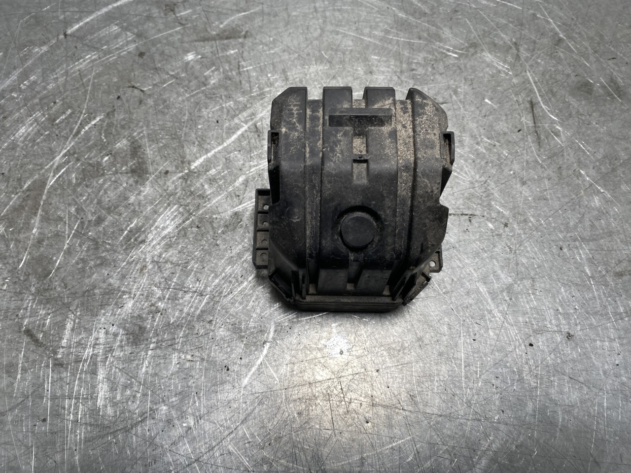 BMW IX 2022- Engine sound speaker view 3