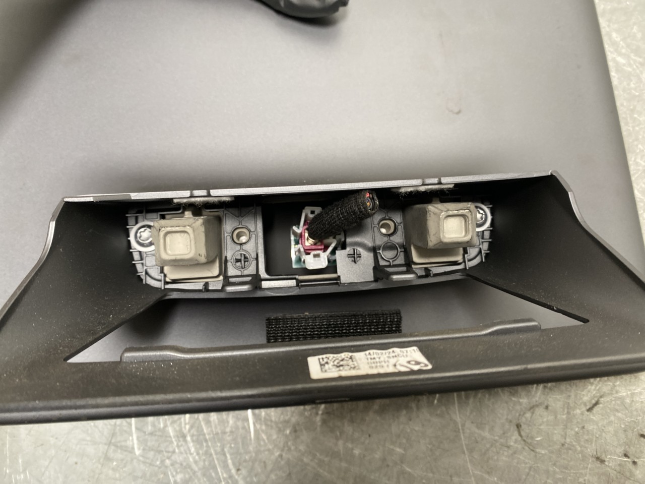 Tesla MODEL Y 2021- Afișaj multifuncțional vedere 3