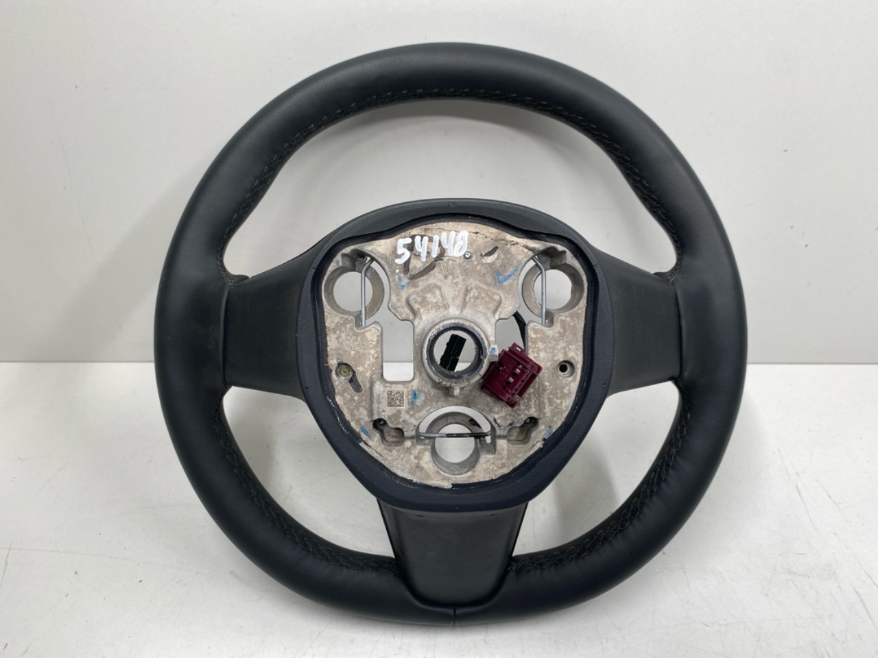 Tesla MODEL Y 2021- Steering wheel view 2