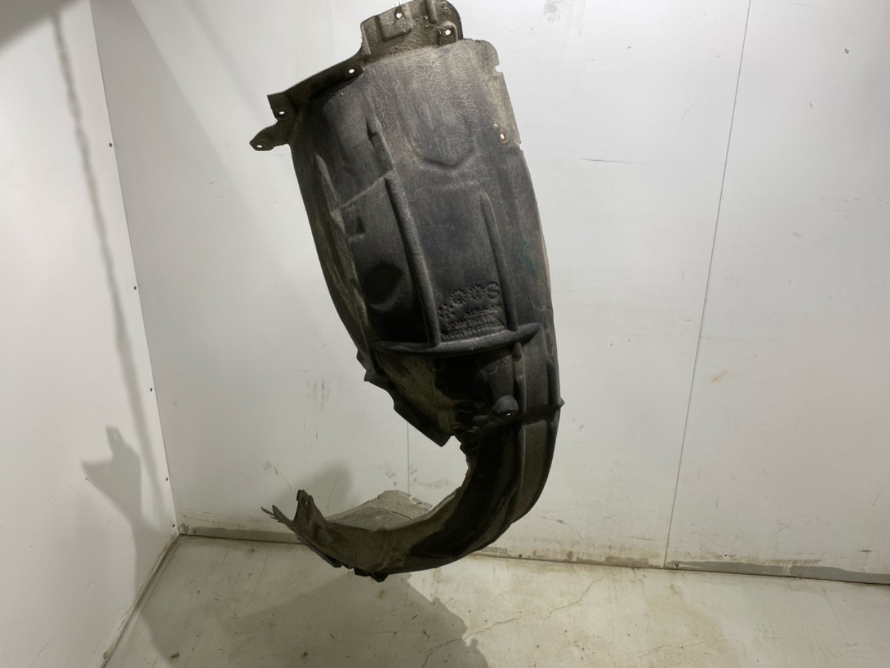 Porsche TAYCAN 2020- Inner fender liner view 3
