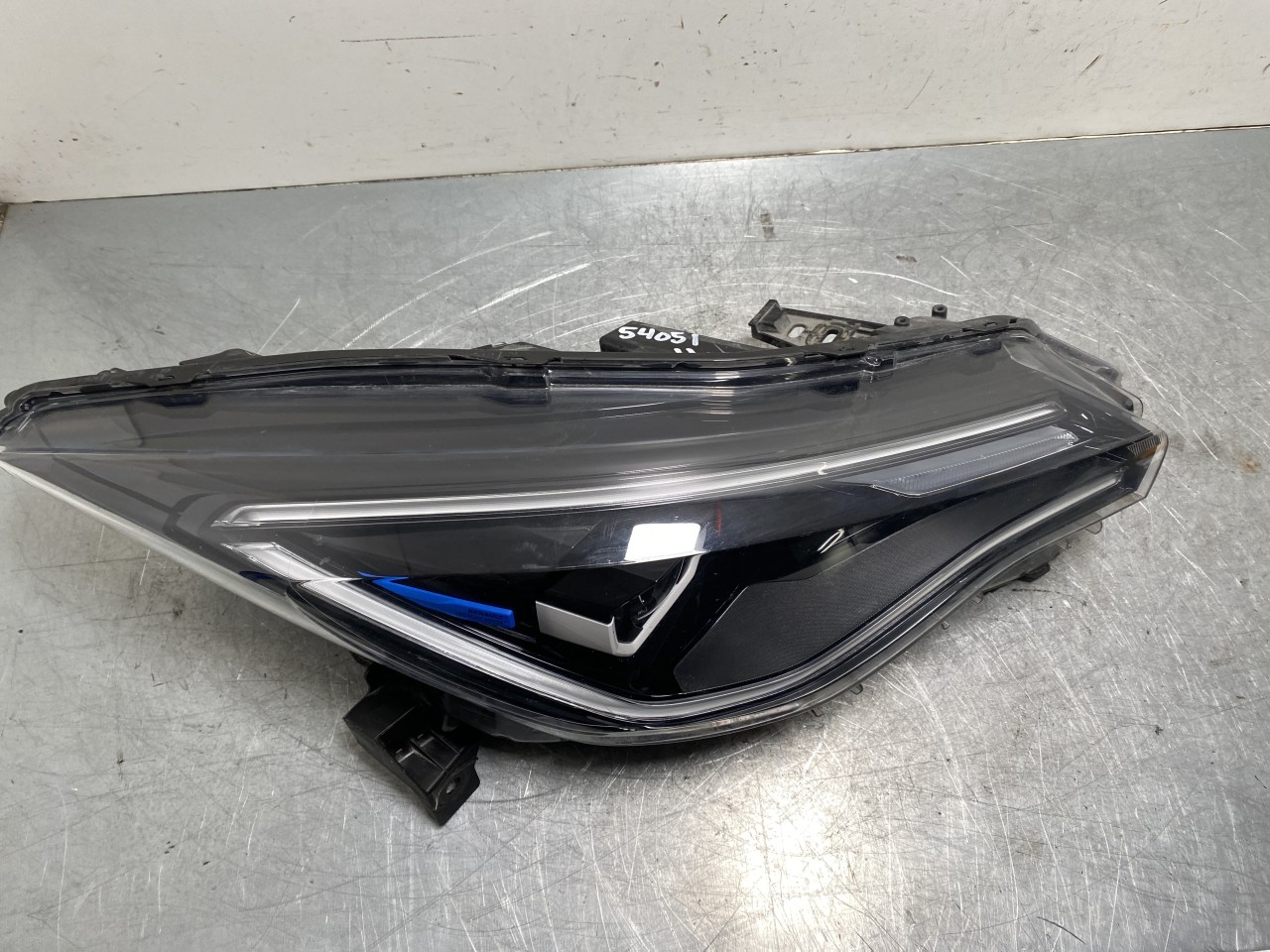 Renault ZOE/E- TECH 2013--> Right headlight view 2