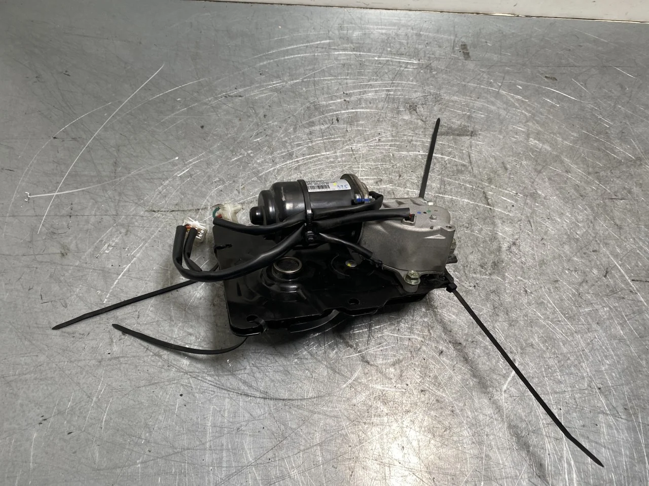 Maxus EUNIQ5 MPV 2021- Tailgate opener, automatic