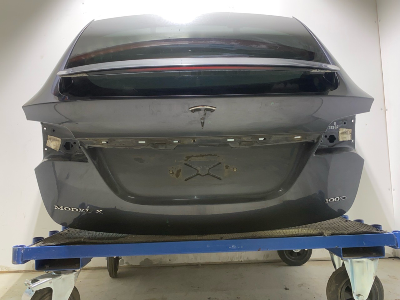 Tesla MODEL X 2016- Tailgate, estate view 2