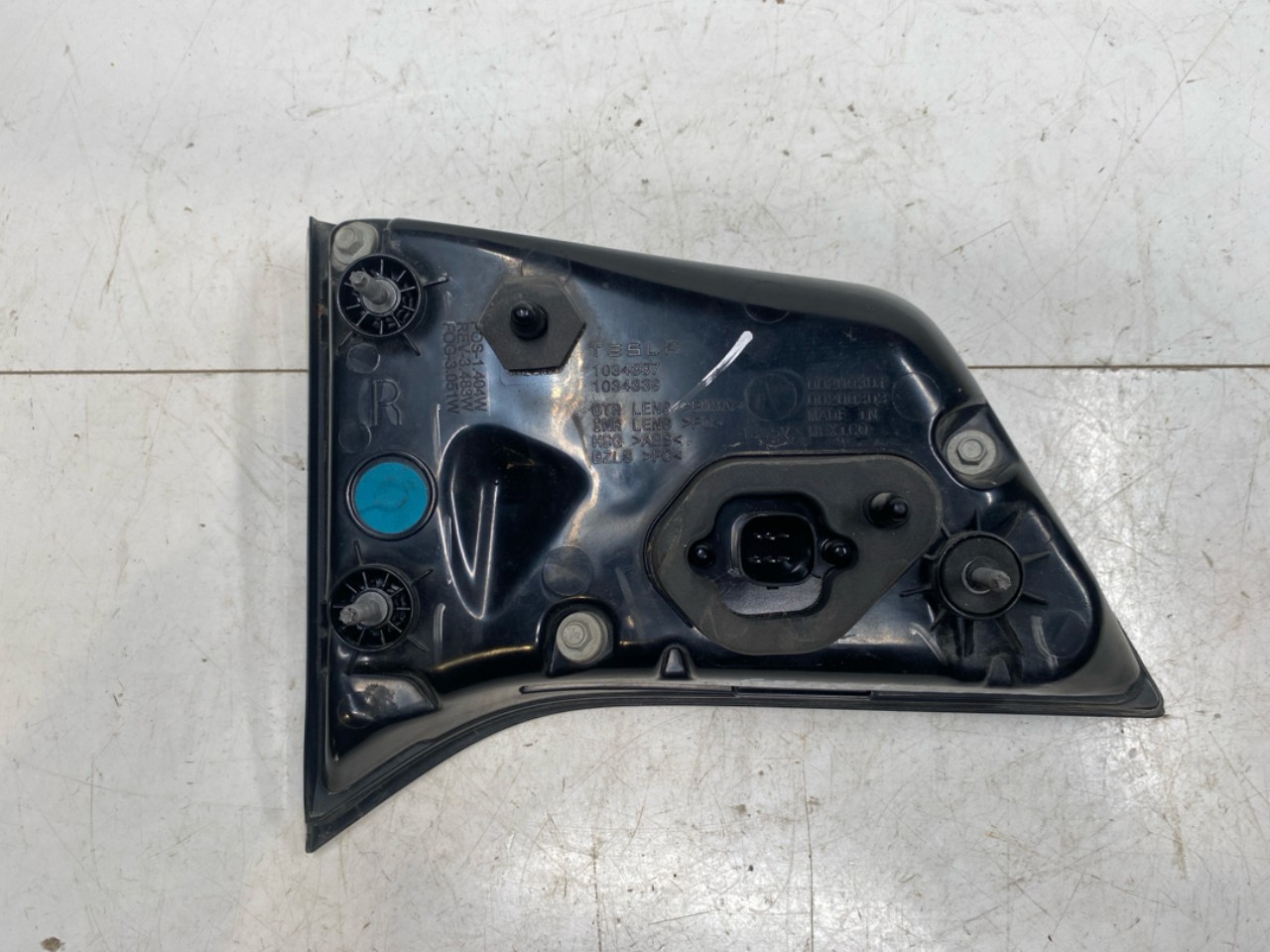 Tesla MODEL X 2016- Right tail light on tailgate, inner view 2