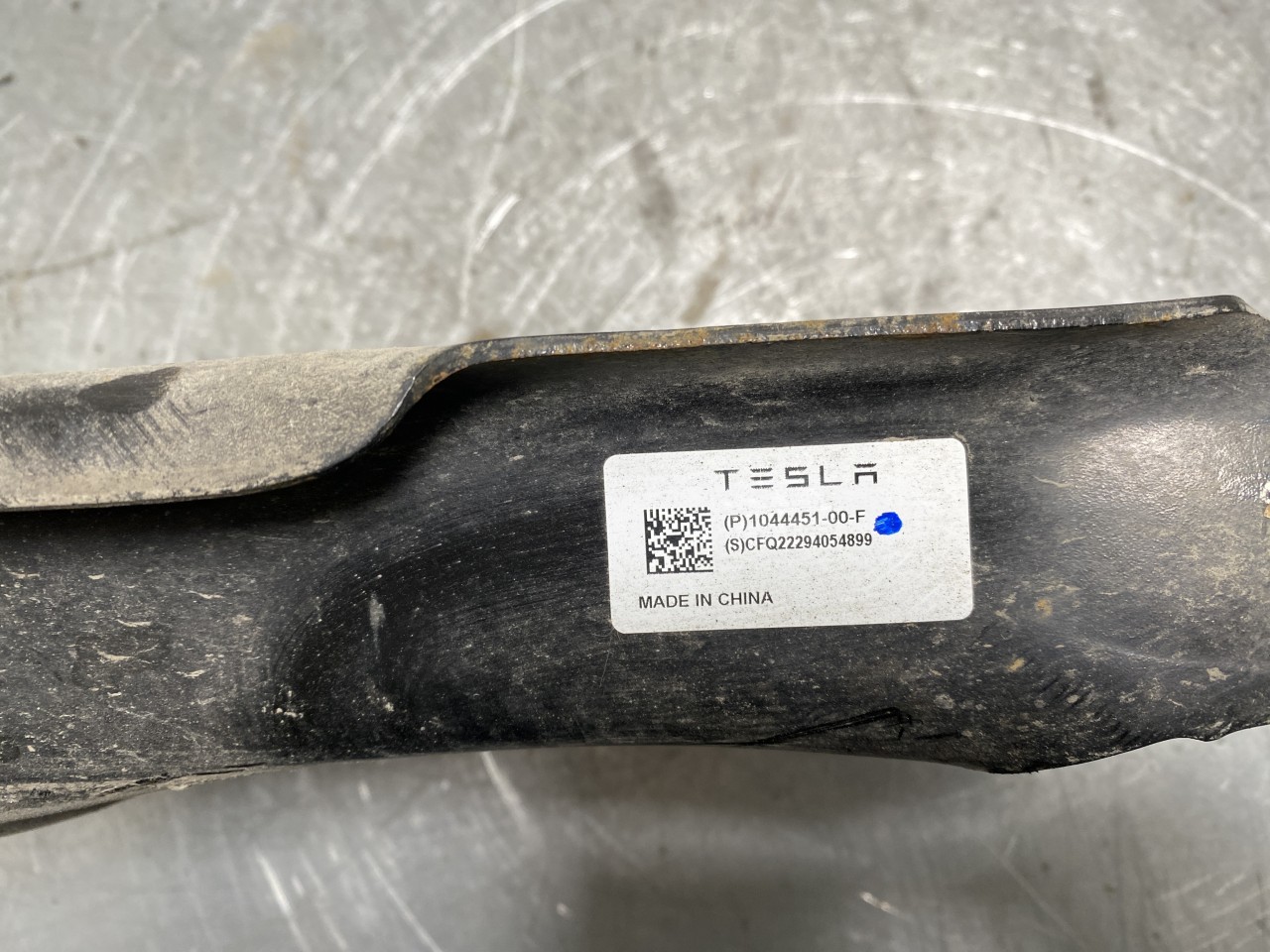 Tesla MODEL Y 2021- Lengőkar, jobb hátsó nézet 2