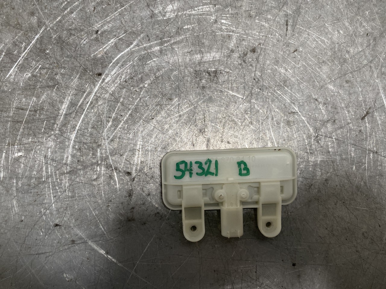 Mercedes B 180-200 W246/W242 2012-19 Tailgate switch view 2