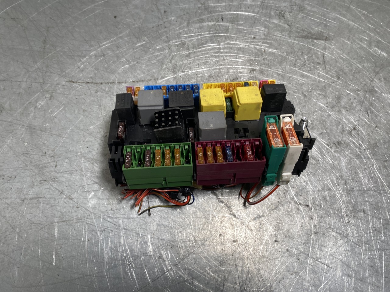Mercedes B 180-200 W246/W242 2012-19 Biztosítékdoboz / elektromos központ