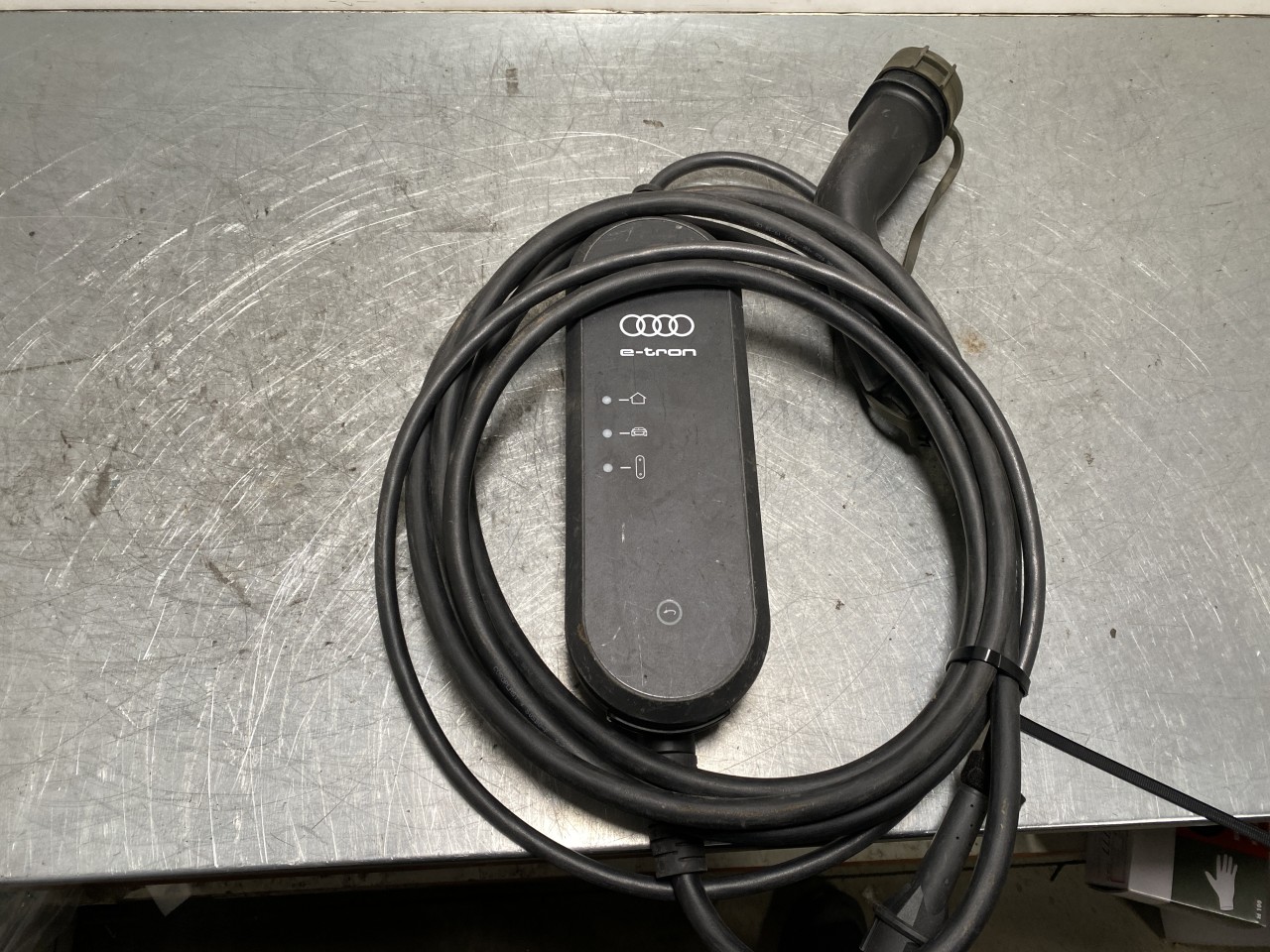 Audi E-TRON, S GE 2019- Battery charger view 2