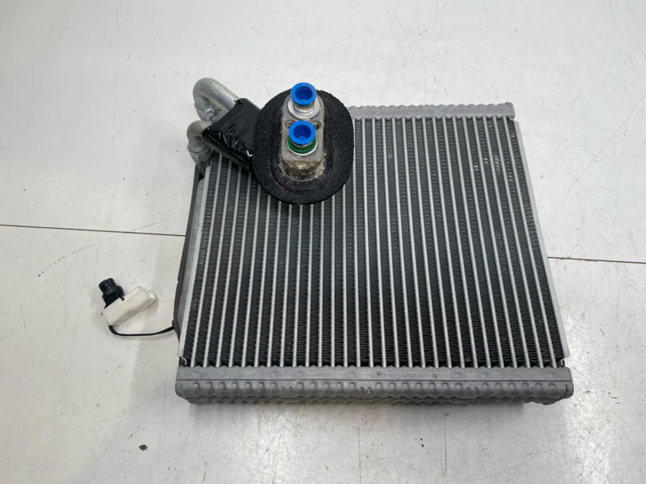 Hyundai IONIQ AE 2017-22 Radiator încălzire, fără climatizare