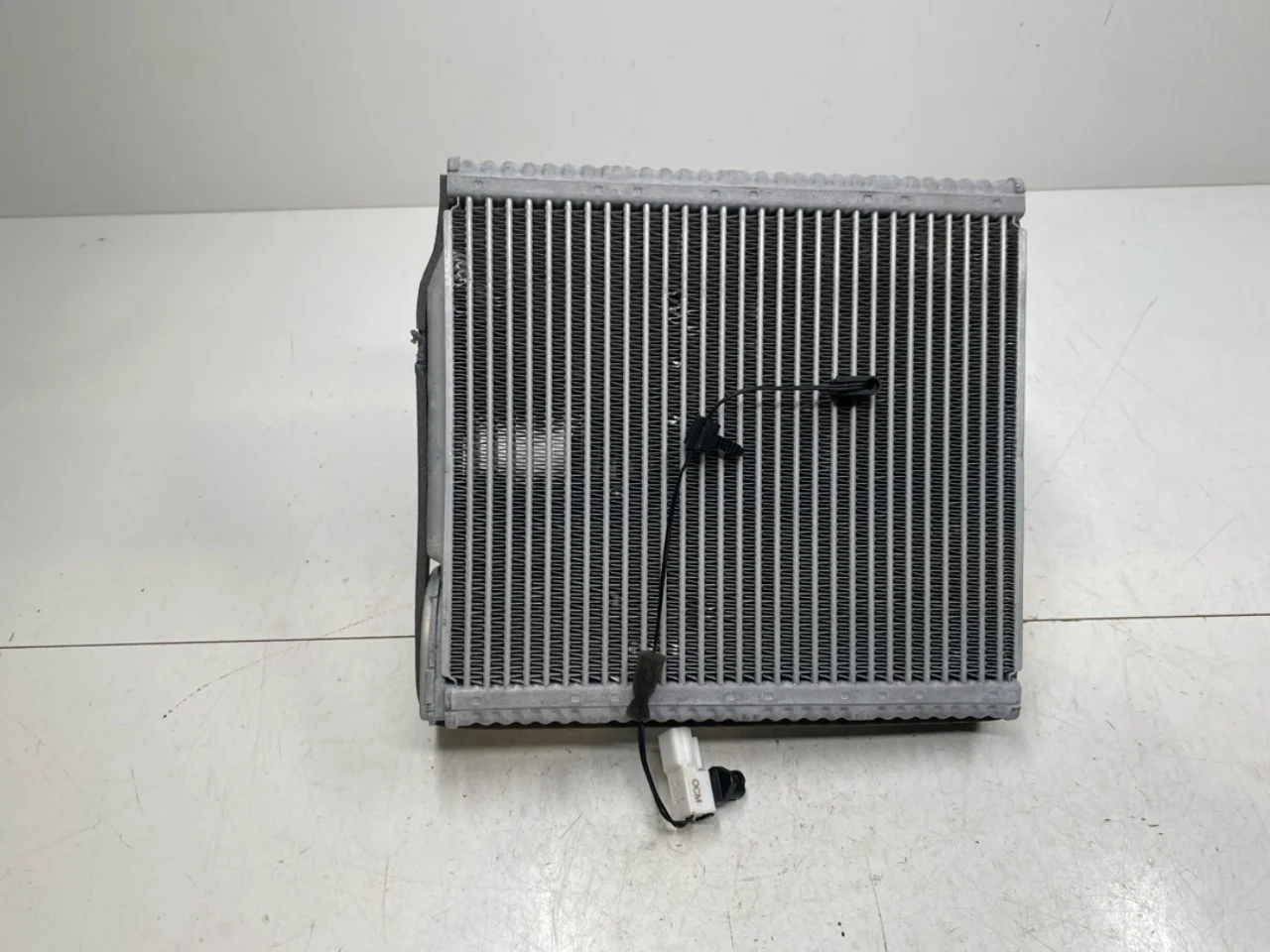 Hyundai IONIQ AE 2017-22 Radiator încălzire, fără climatizare vedere 2