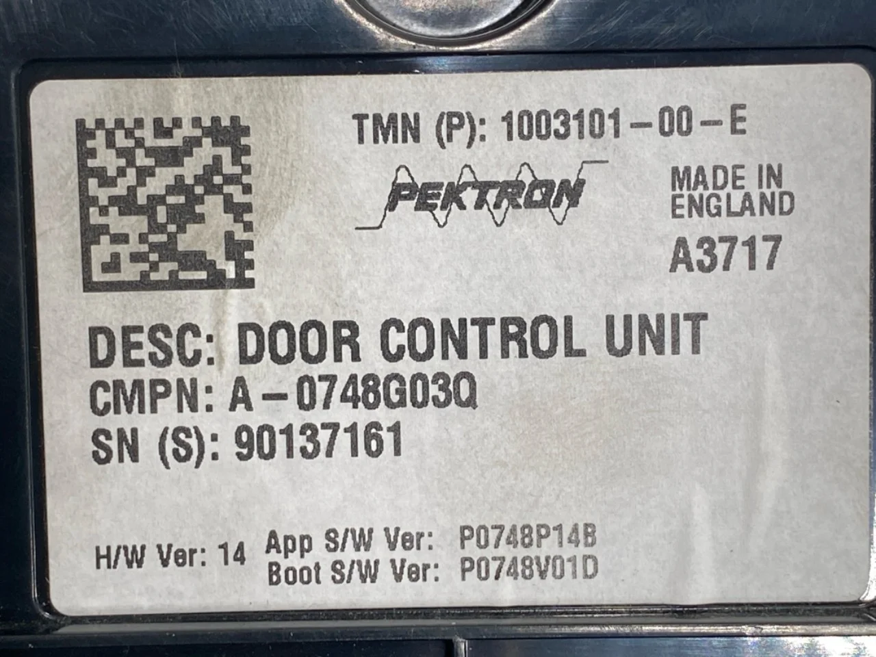 Tesla MODEL S 2013- Door control unit view 3
