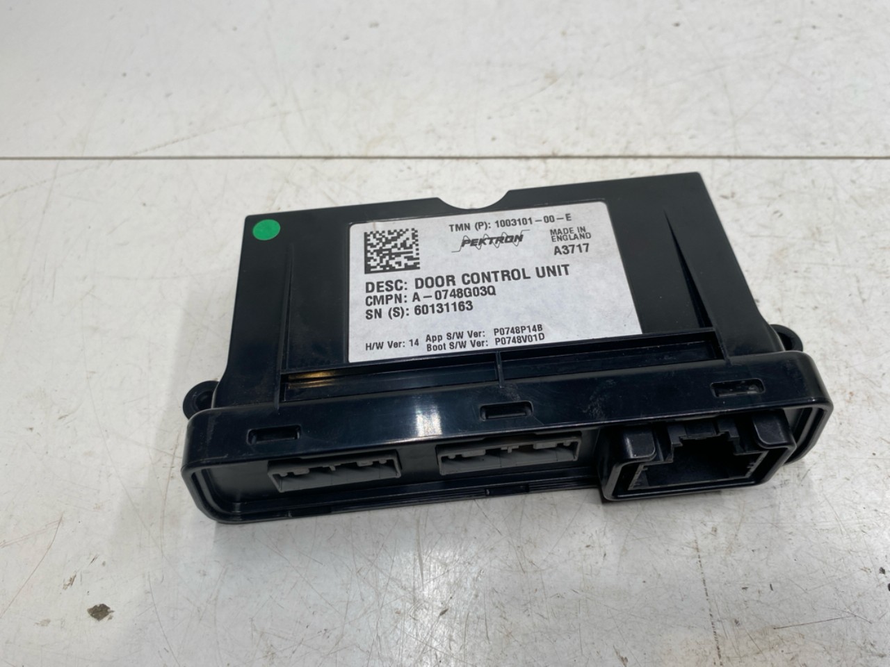 Tesla MODEL S 2013- Door control unit