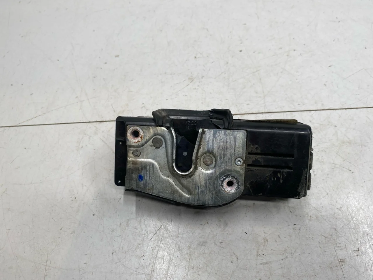 Tesla MODEL S 2013- Door lock housing