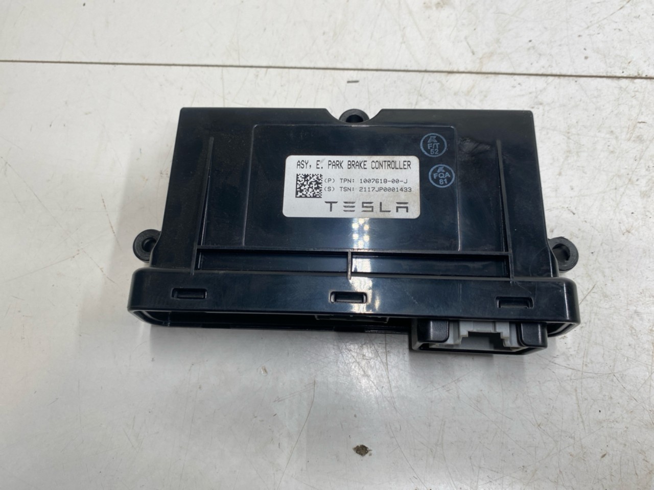Tesla MODEL S 2013- Control unit, electric parking brake (EPB)