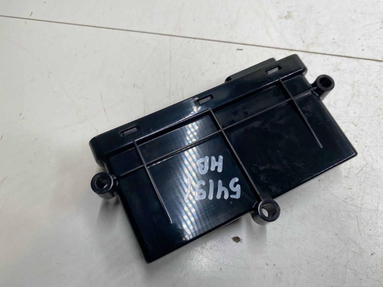Tesla MODEL S 2013- Control unit, electric parking brake (EPB) view 2
