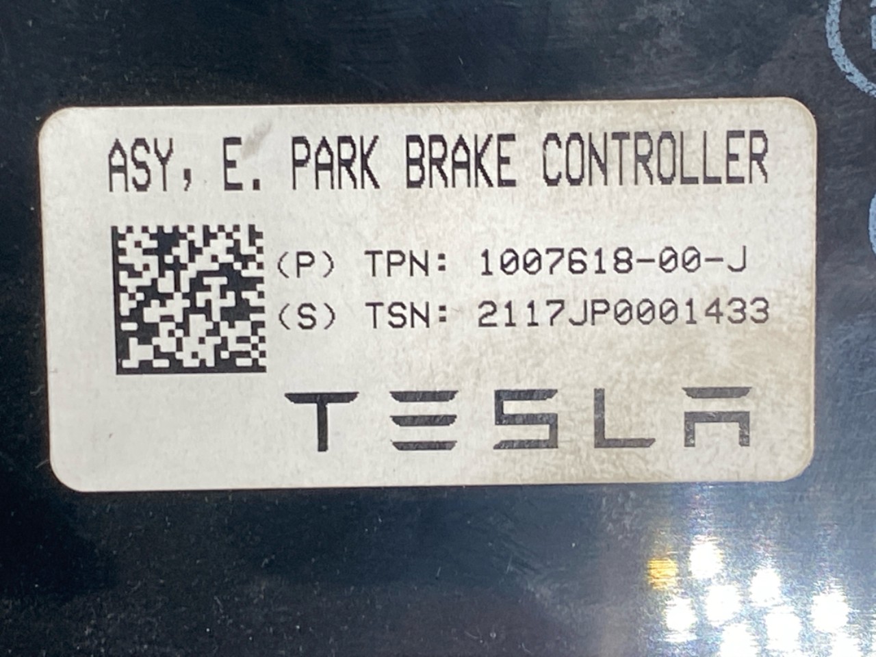 Tesla MODEL S 2013- Control unit, electric parking brake (EPB) view 3
