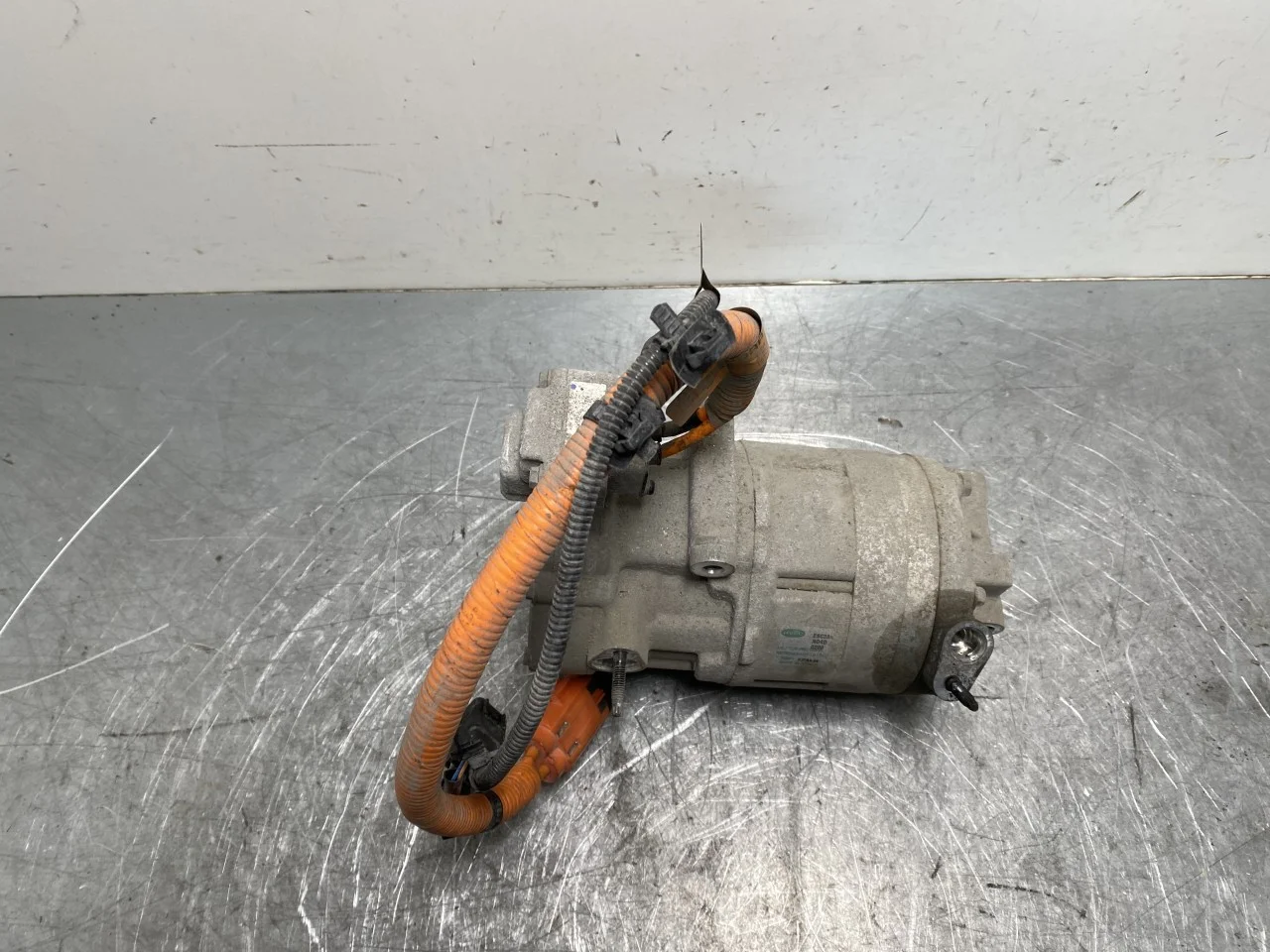 Kia SOUL 2009- A/C compressor view 2