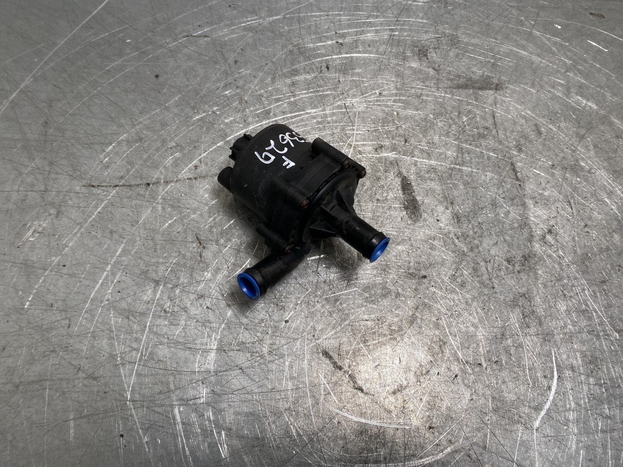 Tesla MODEL S 2013- Circulation pump