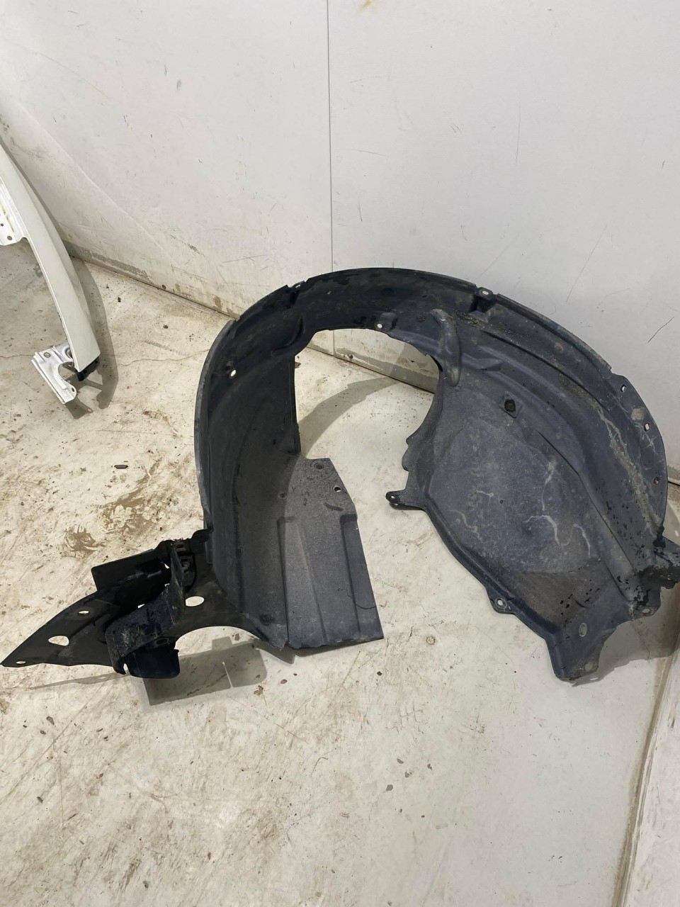 Nissan LEAF 2011-17 Inner fender liner