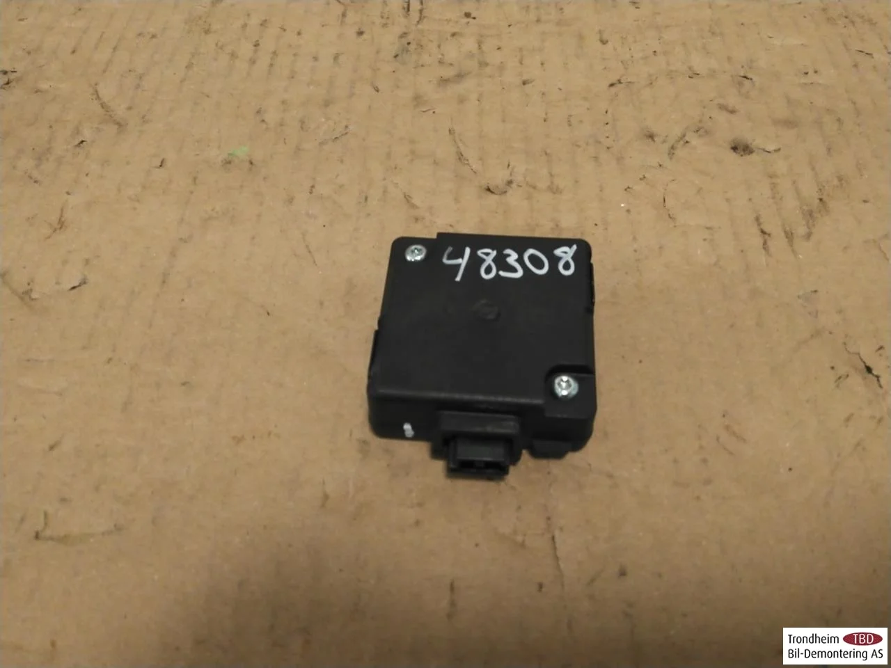 Jaguar I-PACE 2018- Vezérlőegység, egyéb vedere 2
