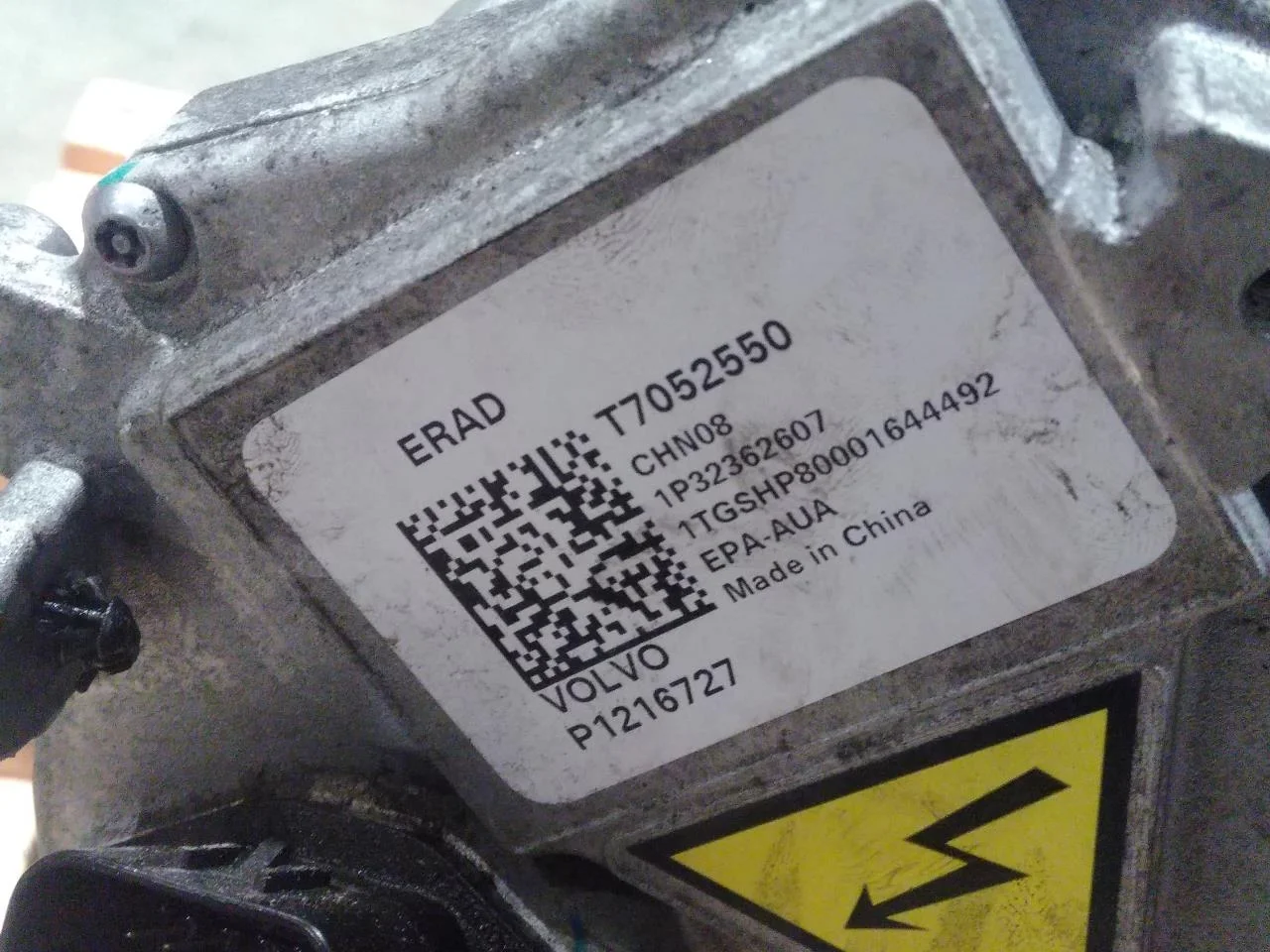 Volvo C40/RECHARGE 2021-> Elektromos motor, hátsó nézet 4