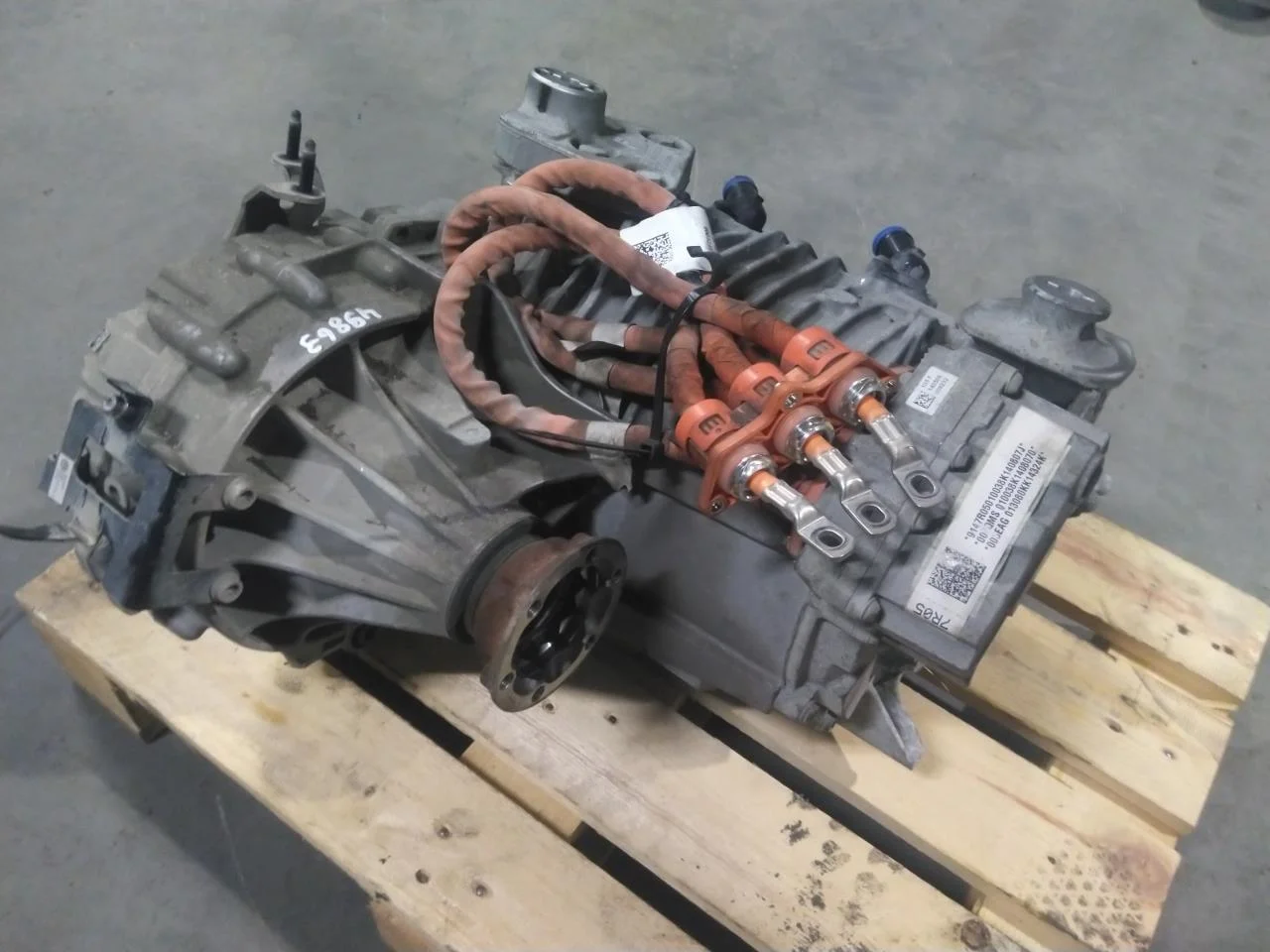 Volkswagen GOLF, E-GOLF VII 2013-20 Front electric motor view 2