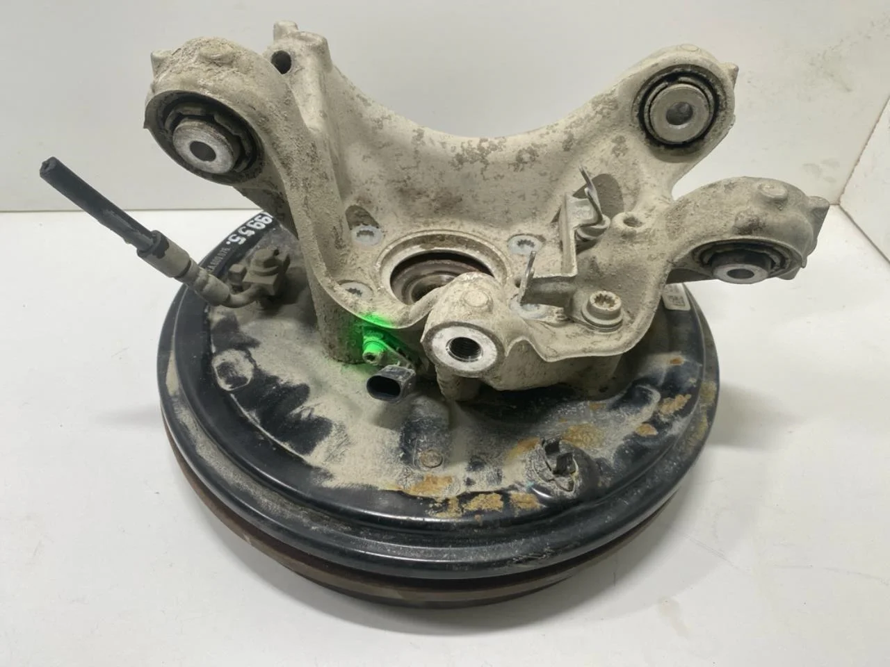 Volkswagen ID.4 2021- Stub axle carrier, right rear view 2
