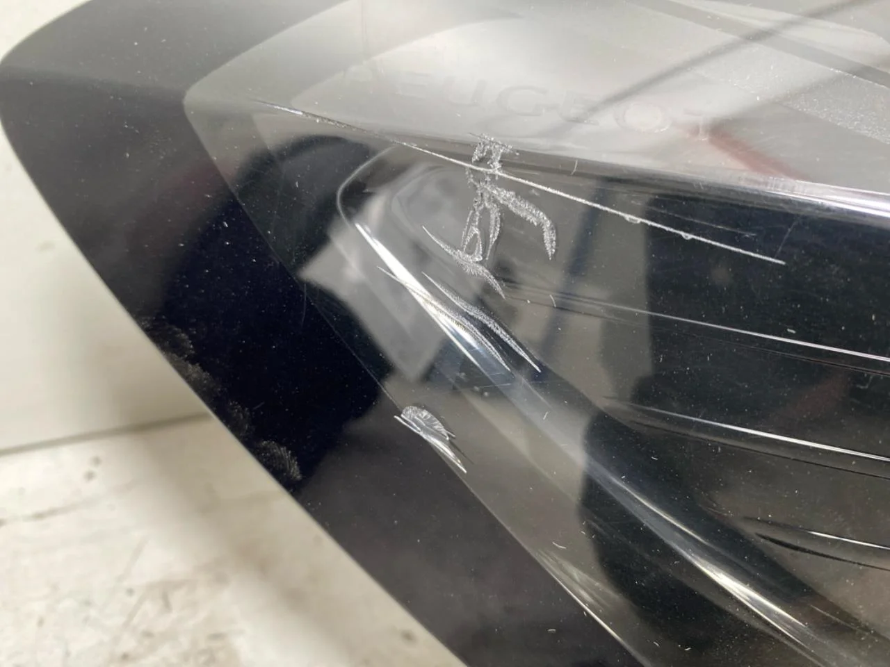 Peugeot 208/E-208 2020-> Hátsó lámpa, bal nézet 3