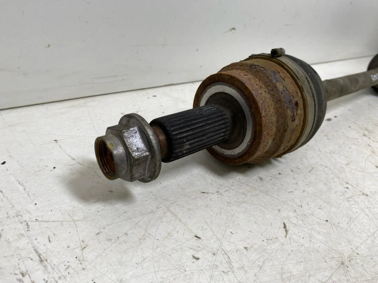 Hyundai IONIQ 5 NE 2022- Front right driveshaft view 3